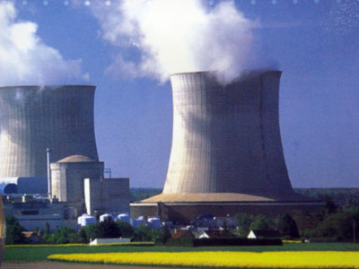 So sánh nhà máy nhiệt điện và điện hạt nhân